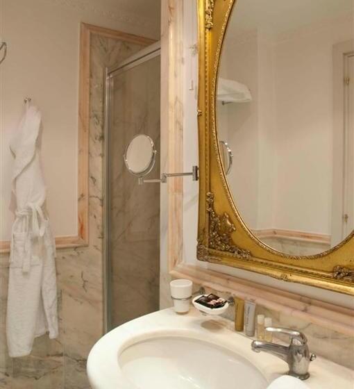 غرفة قياسية رباعية, Unahotels One Catania