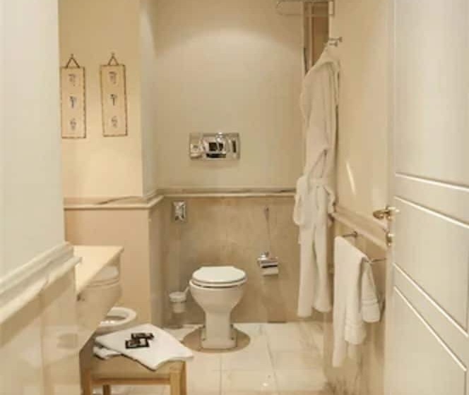 جناح, Unahotels One Catania