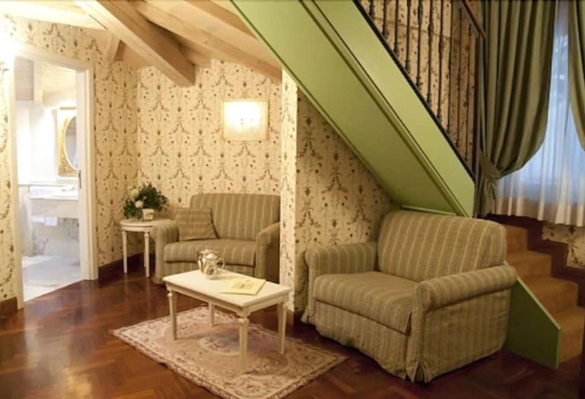 جناح جونيور, Unahotels One Catania