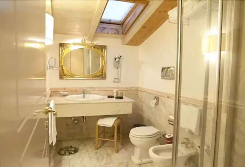 اتاق استاندارد چهار تخته, Unahotels One Catania