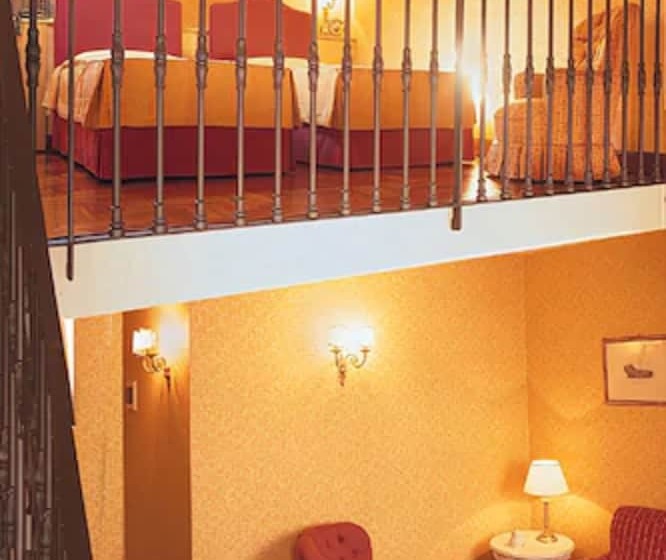 غرفة قياسية رباعية, Unahotels One Catania