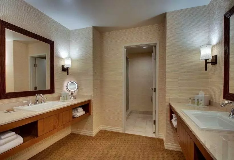 キングサイズベッドのスイートルーム, Tropicana Las Vegas  A Doubletree By Hilton