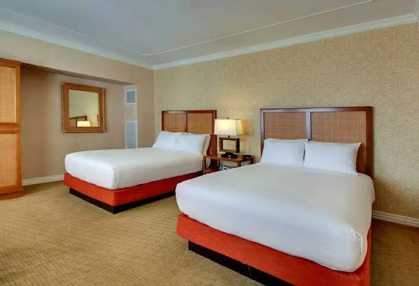 ２ダブルベッドのスタンダードルーム, Tropicana Las Vegas  A Doubletree By Hilton