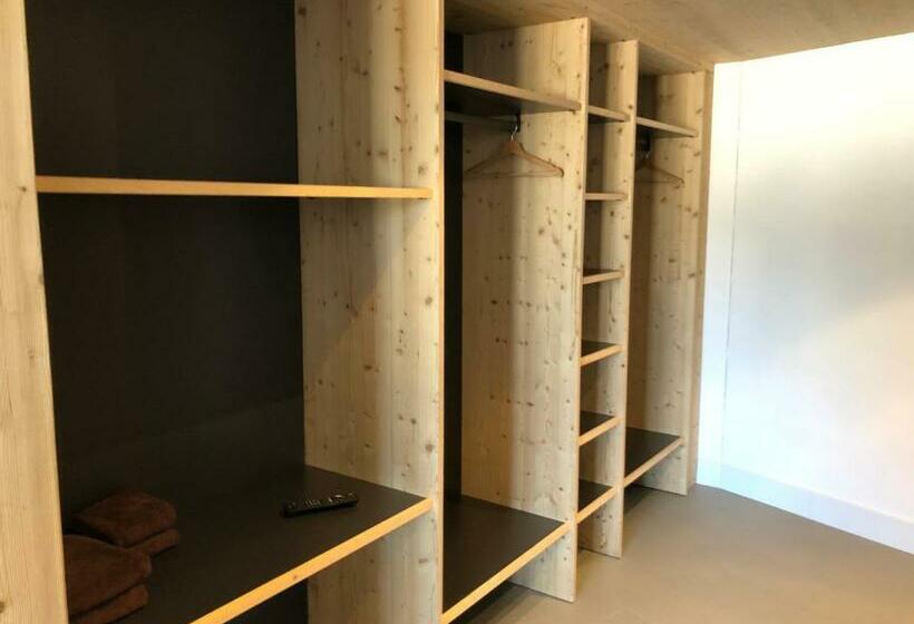 共用房间的床, Catrina Hostel