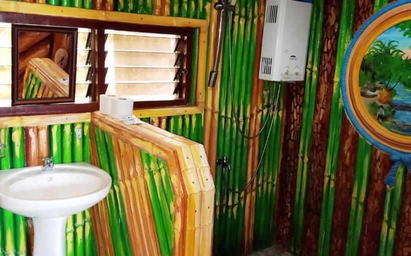 اتاق خانوادگی, Ausan Beach Front Cottages