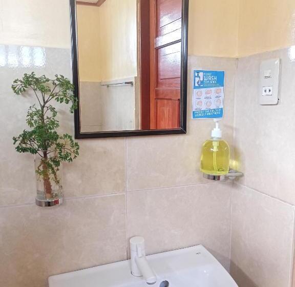 اتاق اکونومی, Ausan Beach Front Cottages