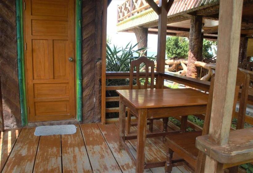 اتاق اکونومی, Ausan Beach Front Cottages