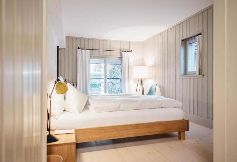 スタンダードルーム, Hirschen Stammheim