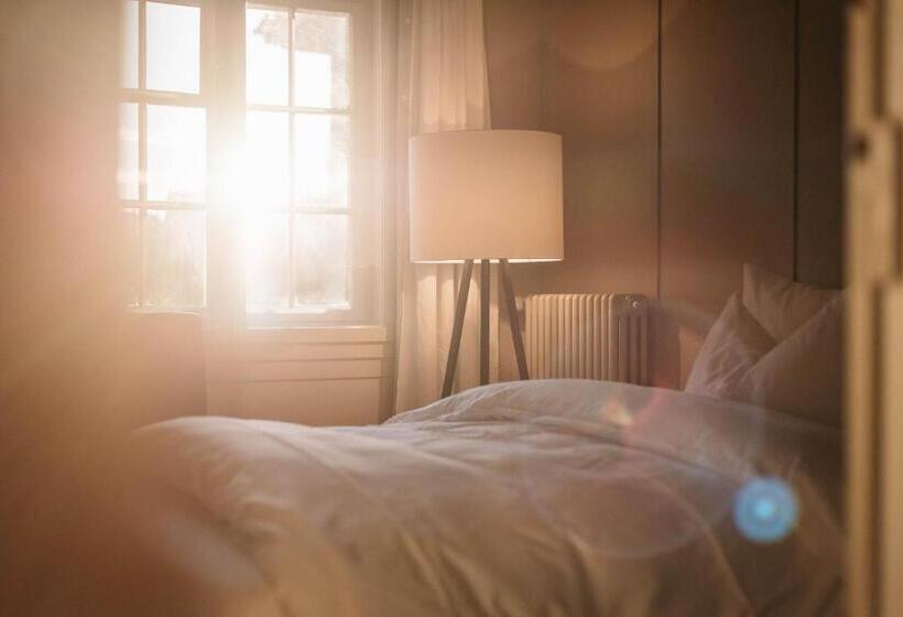 ガーデンビュースタンダードルーム, Hirschen Stammheim