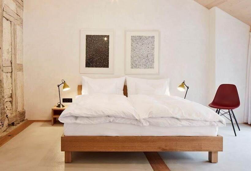 スタンダードルーム, Hirschen Stammheim