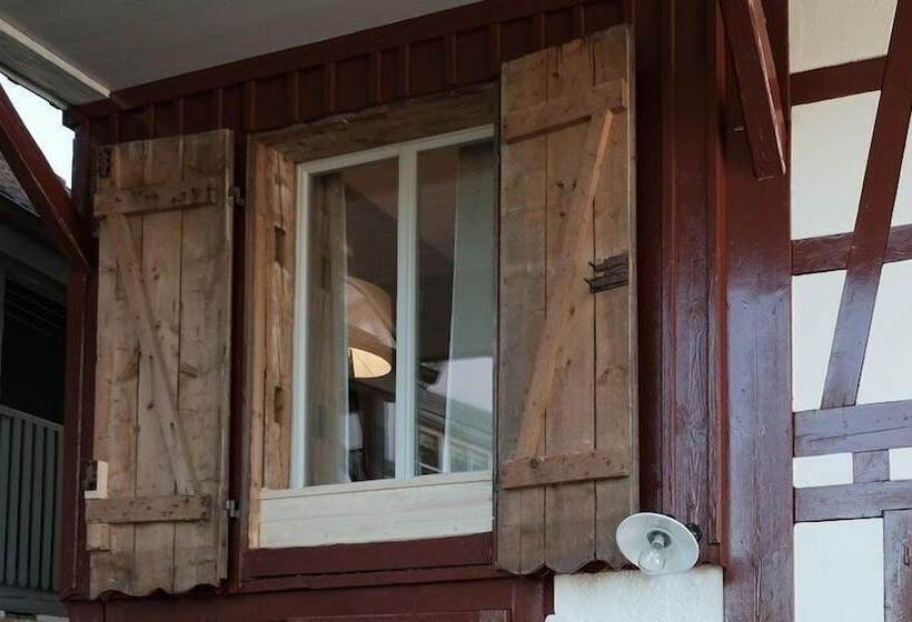 スタンダードルーム, Hirschen Stammheim