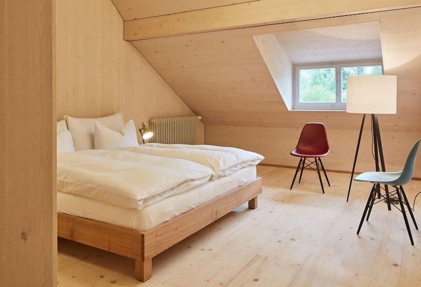 スタンダードルーム, Hirschen Stammheim