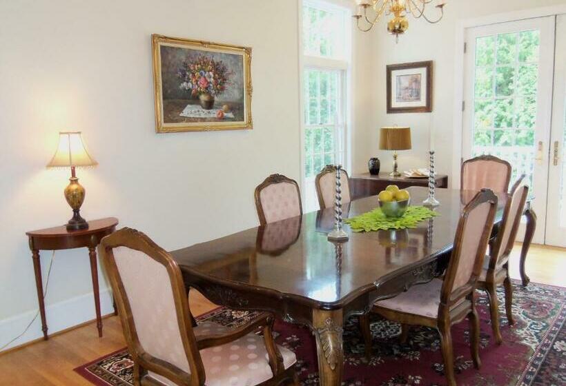 غرفة قياسية سرير كينج, Loudoun Valley Manor B&b