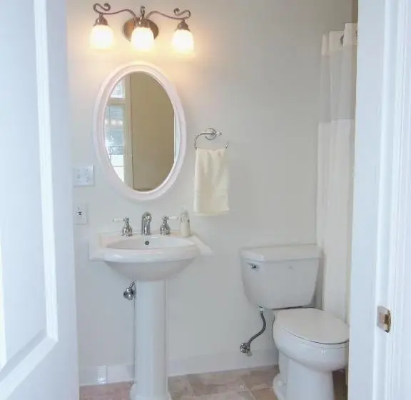 デラックススイート, Loudoun Valley Manor B&b