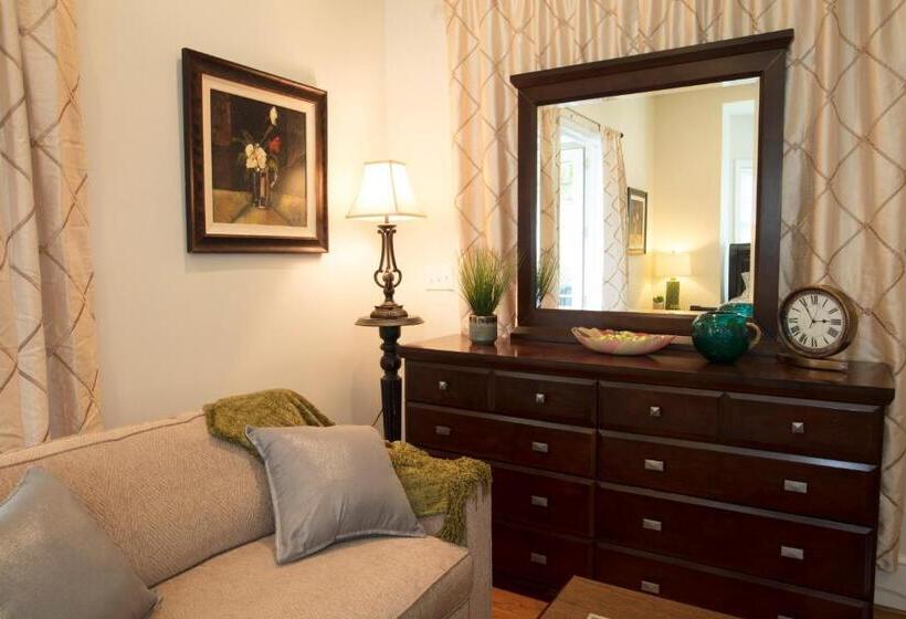 Люкс Повышенной Комфортности, Loudoun Valley Manor B&b