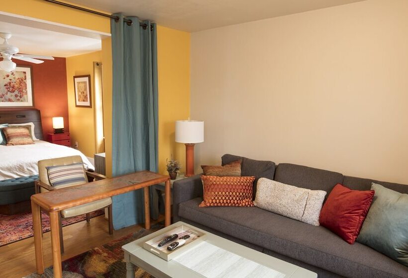 Люкс Повышенной Комфортности, Loudoun Valley Manor B&b