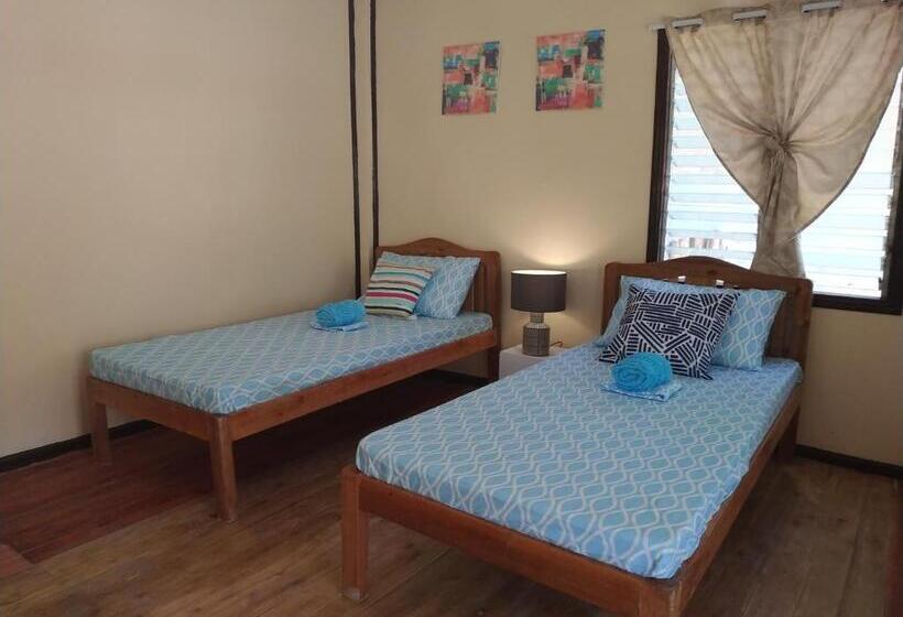 Chambre Deluxe avec Balcon, Nelmann's Nipa Huts