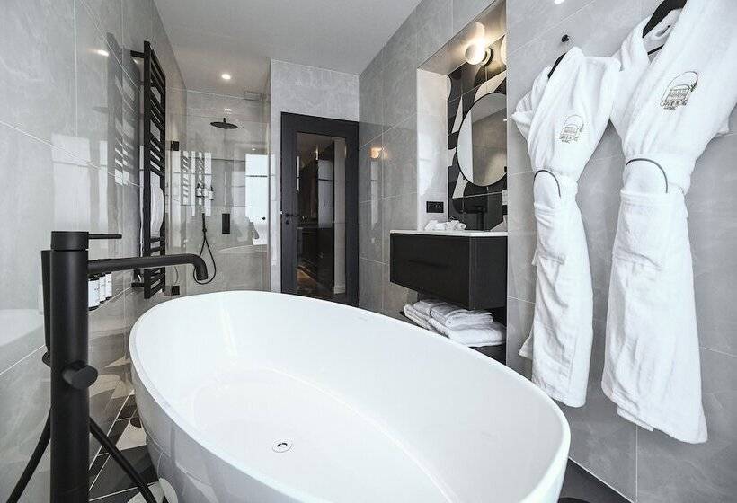 Полулюкс Повышенной Комфортности, Grand Hôtel Du Parc   Teritoria