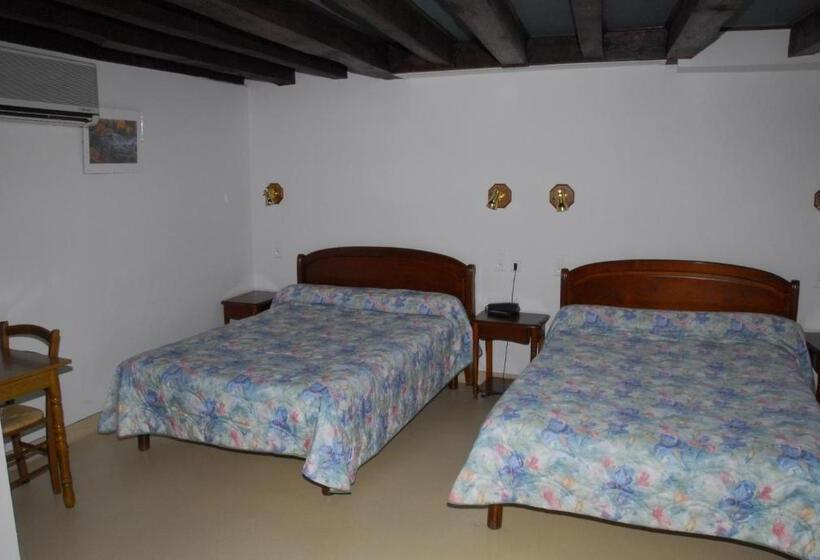 חדר סטנדרט לשלושה, Chez Chaumat