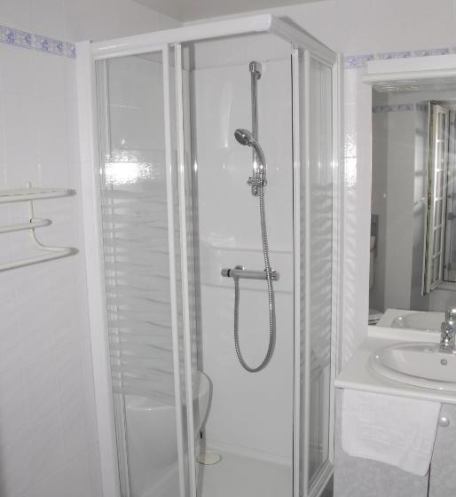 חדר סטנדרט לשלושה, Chez Chaumat