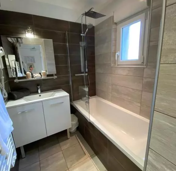 スタンダード4人部屋, La Glycine Hotel Et Spa