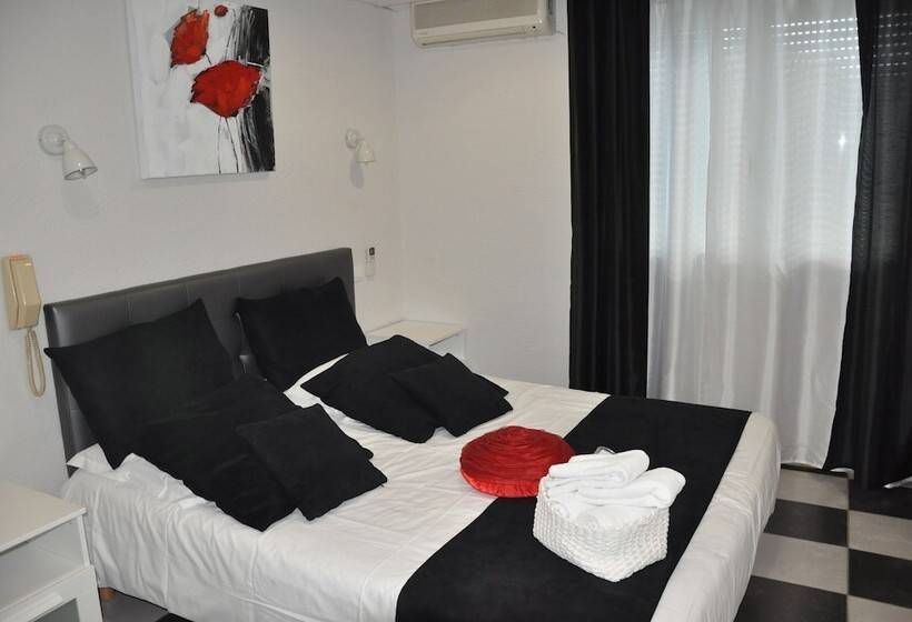 Номер Комфорт, Hôtel Les Mimosas