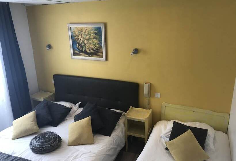 חדר סטנדרט לשלושה, Hôtel Les Mimosas