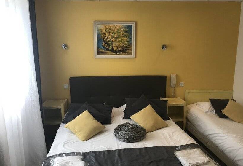 Номер Стандарт Трехместный, Hôtel Les Mimosas