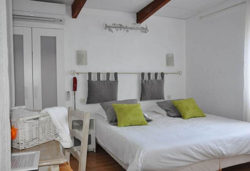 דירת חדר, Hôtel Les Mimosas