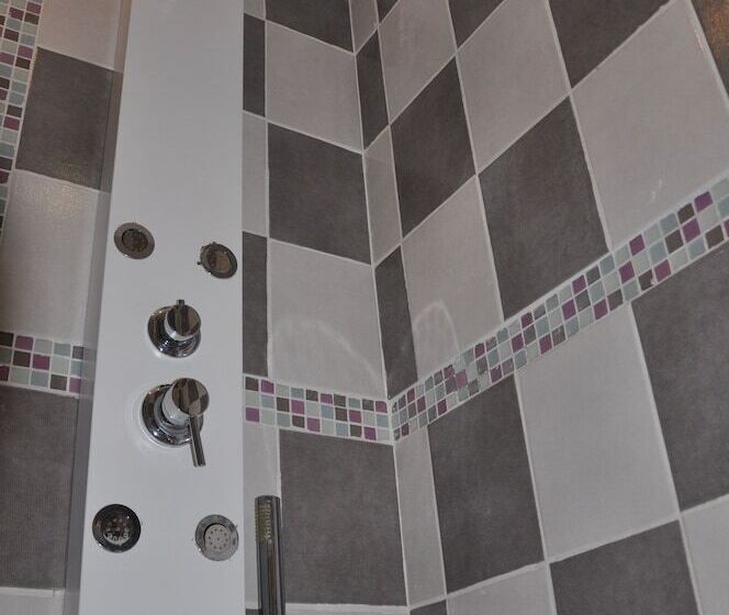 דירת חדר, Hôtel Les Mimosas