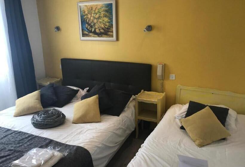 חדר סטנדרט לשלושה, Hôtel Les Mimosas