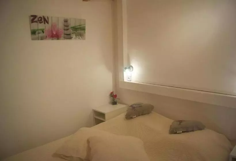 テラス付き１ベッドルームアパートメント, Hôtel Les Mimosas