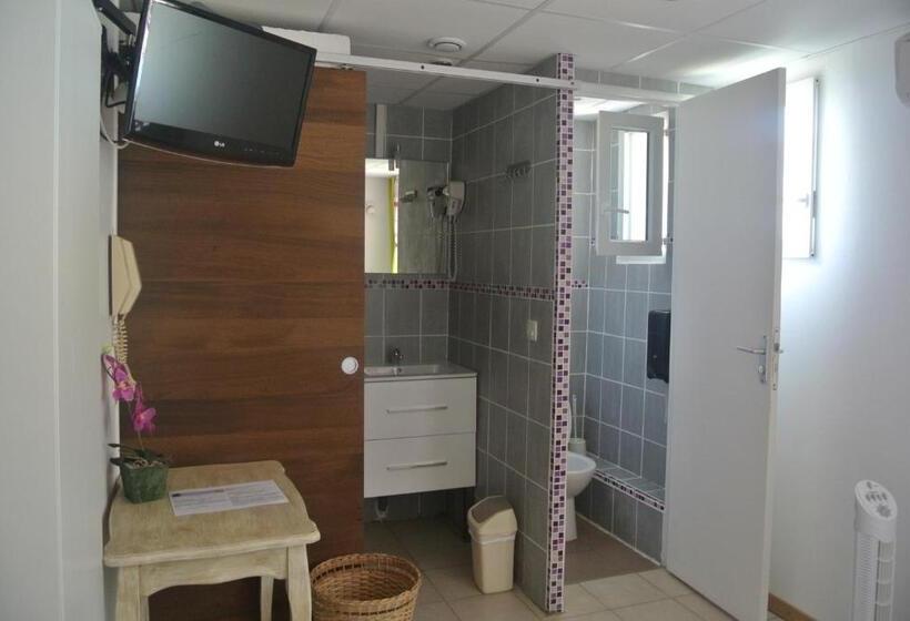 חדר קומפורט, Hôtel Les Mimosas