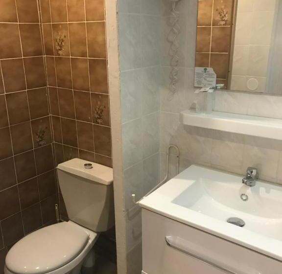 חדר בסיסי לשלושה, Hôtel Les Mimosas