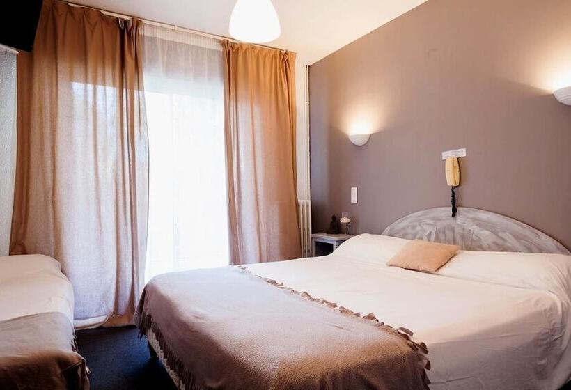 Номер Стандарт Трехместный, Le Petit Manoir Logis
