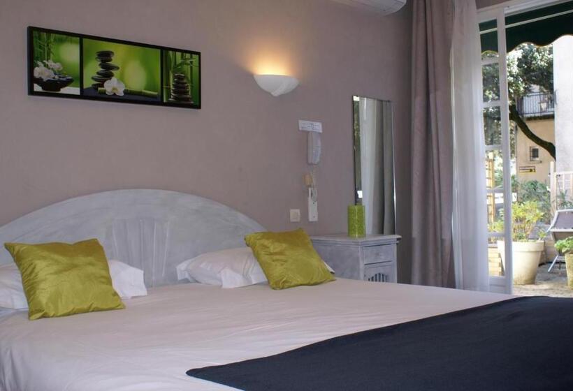 غرفة قياسية, Le Petit Manoir Logis