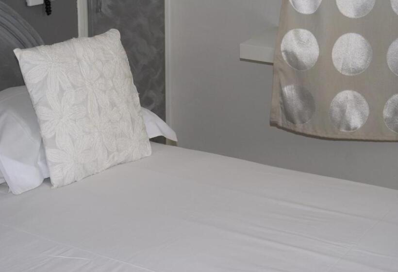 غرفة قياسية, Le Petit Manoir Logis