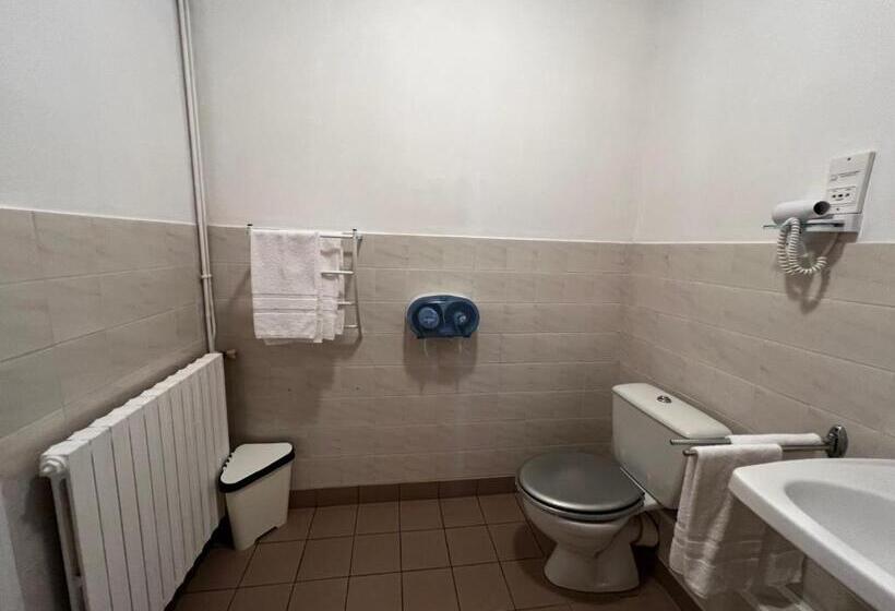 غرفة عائلية, Les Montois