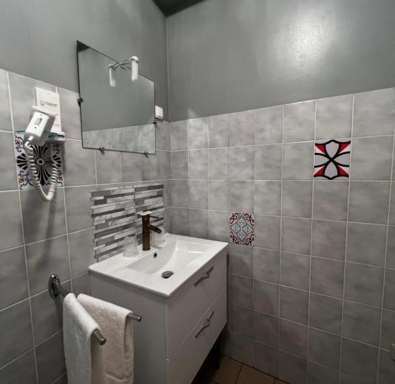 غرفة سوبيريور, Les Montois