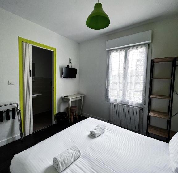 غرفة قياسية فردية, Les Montois