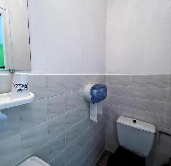 غرفة قياسية فردية, Les Montois