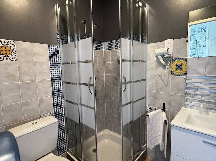 غرفة سوبيريور, Les Montois