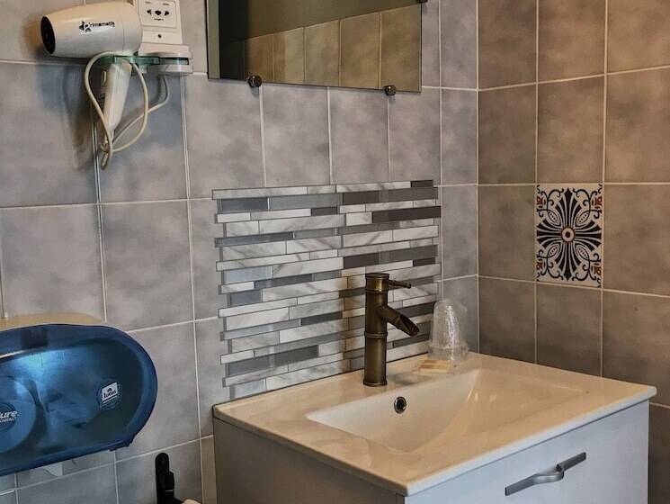 غرفة سوبيريور, Les Montois