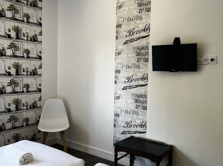 غرفة سوبيريور, Les Montois