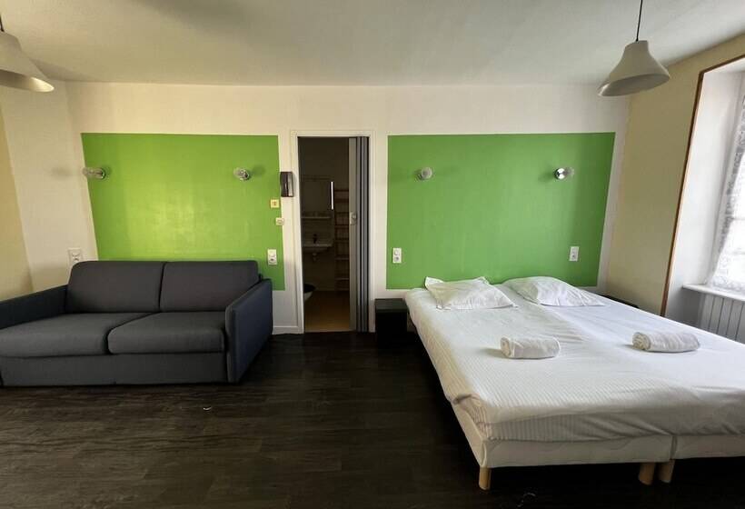 غرفة عائلية, Les Montois