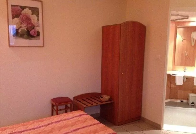 スタンダード4人部屋, Logis Hôtel Les Paturelles