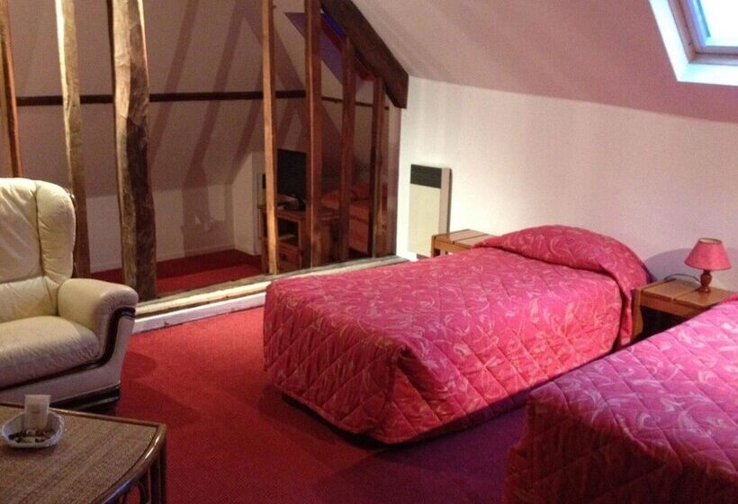 Четырехместный Номер Стандарт, Logis Hôtel   Les Paturelles