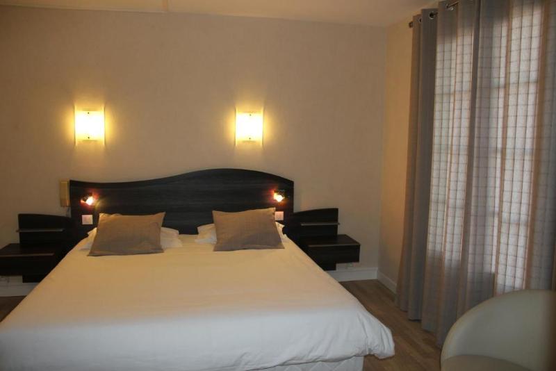 Номер Стандарт Трехместный, Logis Hôtel Les Cimes