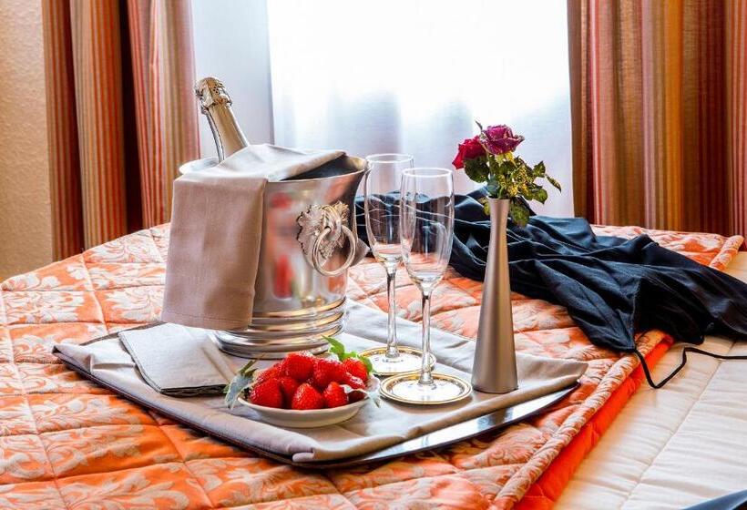 חדר סטנדרט, Logis Hôtel Restaurant La Tête Des Faux