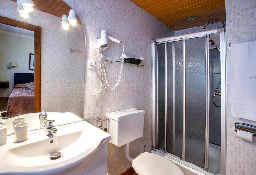 스탠다드 룸, Logis Hôtel Restaurant La Tête Des Faux